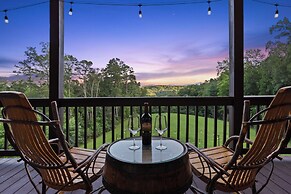 Murphy Cabin w/ Hot Tub, Fire Pit & Mountain Views