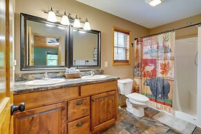 Murphy Cabin w/ Hot Tub, Fire Pit & Mountain Views