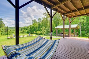 Murphy Cabin w/ Hot Tub, Fire Pit & Mountain Views
