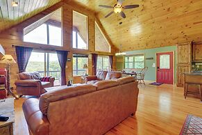Murphy Cabin w/ Hot Tub, Fire Pit & Mountain Views