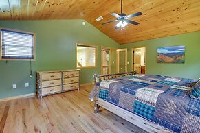 Murphy Cabin w/ Hot Tub, Fire Pit & Mountain Views