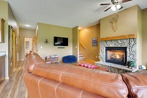 Murphy Cabin w/ Hot Tub, Fire Pit & Mountain Views