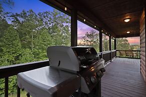 Murphy Cabin w/ Hot Tub, Fire Pit & Mountain Views