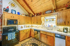 Countryside Views: Family-friendly Badger Cabin