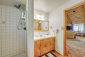 Countryside Views: Family-friendly Badger Cabin