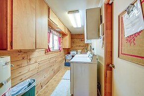 Countryside Views: Family-friendly Badger Cabin