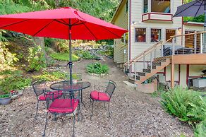 Lakefront Snohomish Cottage w/ Private Dock!