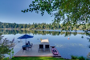 Lakefront Snohomish Cottage w/ Private Dock!