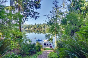 Lakefront Snohomish Cottage w/ Private Dock!