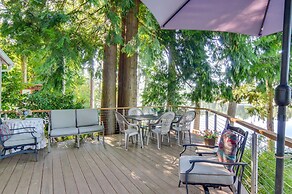 Lakefront Snohomish Cottage w/ Private Dock!