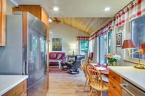 Lakefront Snohomish Cottage w/ Private Dock!