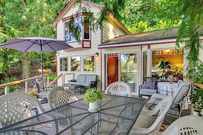 Lakefront Snohomish Cottage w/ Private Dock!