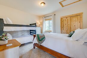 Jefferson Mountain Cabin w/ Private Deck & Grill!