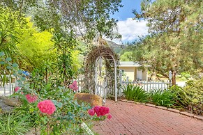 Cozy Escondido Escape Near Hiking & Downtown!