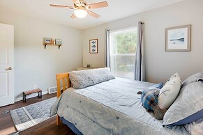 Waterfront Webster Cabin w/ Dock on Warner Lake!