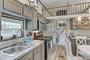 Tree-lined Cabin w/ Grill in Penrose!