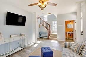 Sunny Atlantic City Home: Walk to Beach!