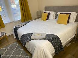 Alphastudio-leeds-walk 2-city-centre-freepark-wifi