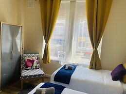 Alphastudio-leeds-walk 2-city-centre-freepark-wifi