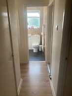 Stunning 3 -bed Semi Detached House in Cambridge