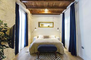 Stay Komodo Byron Suites