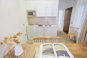 Stay Komodo Byron Suites