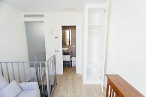 Stay Komodo Byron Suites