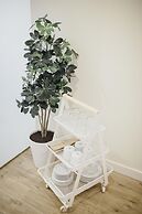 Stay Komodo Byron Suites