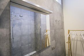 Stay Komodo Byron Suites