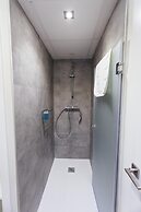 Stay Komodo Byron Suites