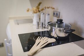 Stay Komodo Byron Suites