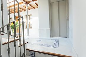 Stay Komodo Byron Suites