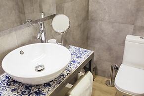 Stay Komodo Byron Suites