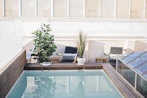 Stay Komodo Byron Suites