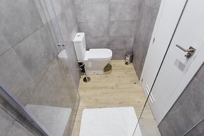 Stay Komodo Byron Suites