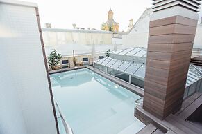 Stay Komodo Byron Suites