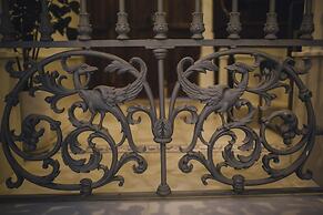 Stay Komodo Byron Suites