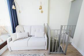 Stay Komodo Byron Suites