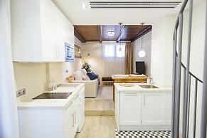 Stay Komodo Byron Suites