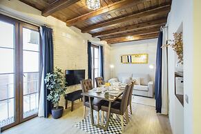 Stay Komodo Byron Suites