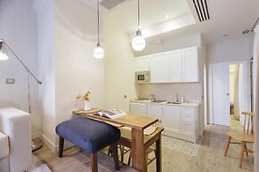 Stay Komodo Byron Suites