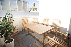 Stay Komodo Byron Suites