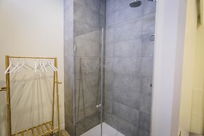 Stay Komodo Byron Suites