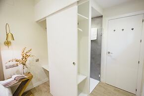 Stay Komodo Byron Suites