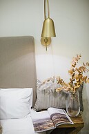 Stay Komodo Byron Suites