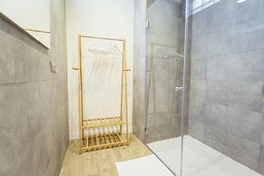 Stay Komodo Byron Suites