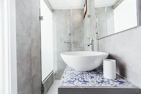 Stay Komodo Byron Suites