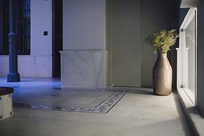 Stay Komodo Byron Suites