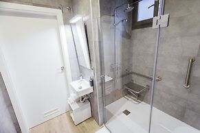 Stay Komodo Byron Suites