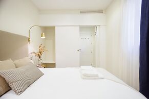 Stay Komodo Byron Suites